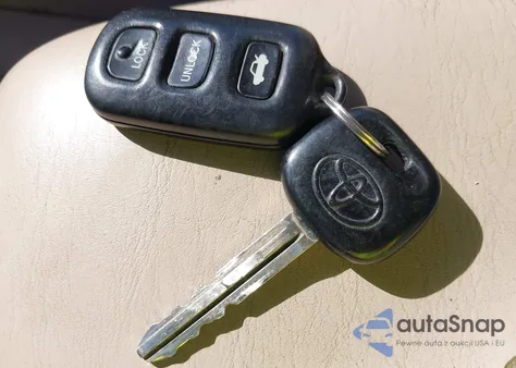 2002 Toyota Avalon Xls from USA, damaged, VIN 4T1BF28BX2U257571